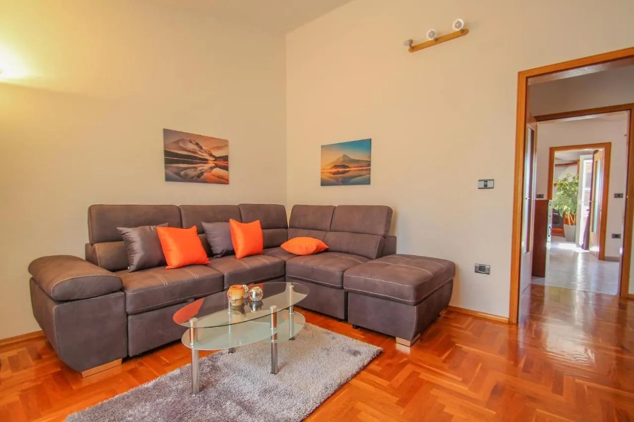 Apartment Nada Pula